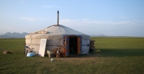 Jurta na mongolskim stepie